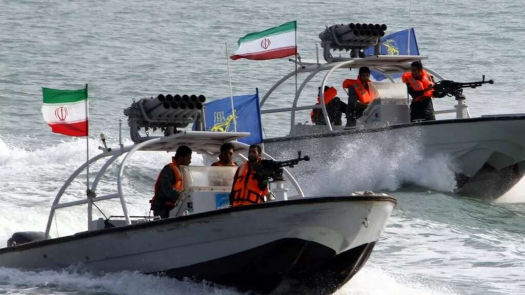 iran-medyasi-duyurdu-hurmuz-bogazinda-ticari-koridorlar-kapatildi-y9j2p4u4