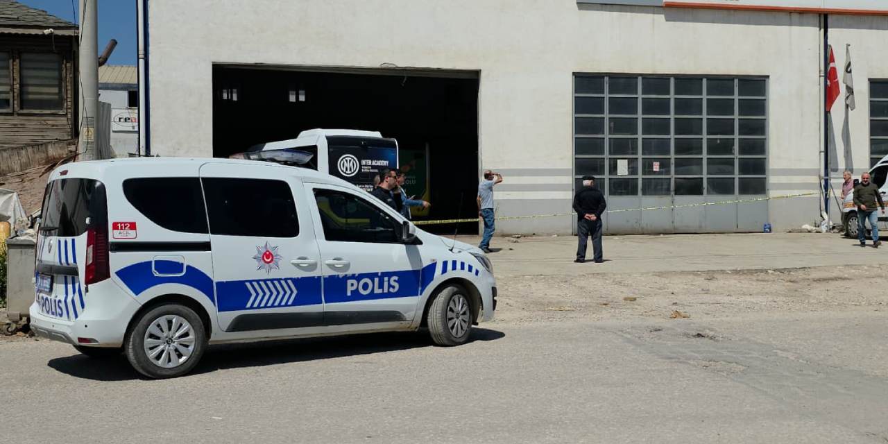 17 Yaşındaki Gencin Silahlı Saldırısında 1 Kişi Hayatını Kaybetti
