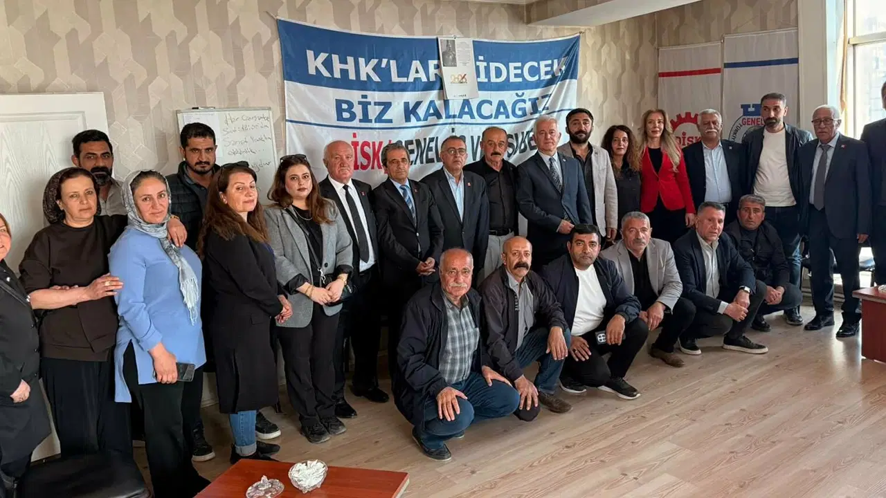 CHP, Van’daki İşten Çıkarılan İşçilere Destek Veriyor
