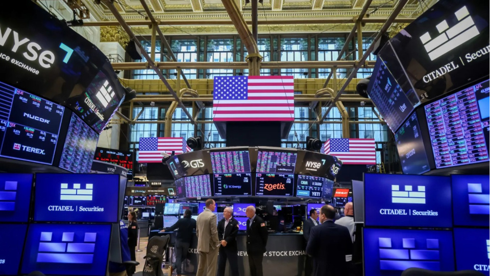 S&P 500 ve Nasdaq, Tarihinde Eşsiz Bir Aylık Artışla Rekor Kırdı
