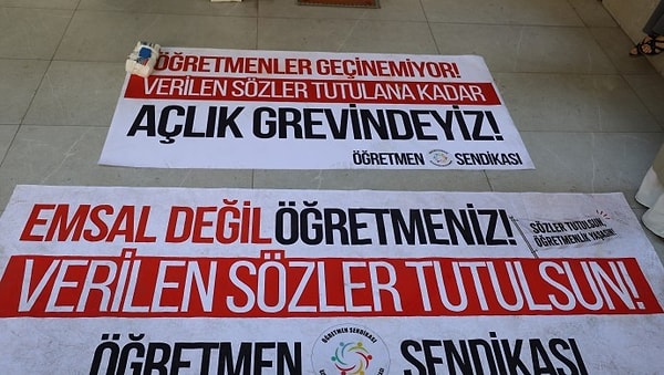 Öğretmenler Açlık Grevi Başlatarak Haklarını Talep Ediyor